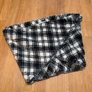 Anthropologie Sleeping On Snow Black White Plaid Plush Infinity Scarf